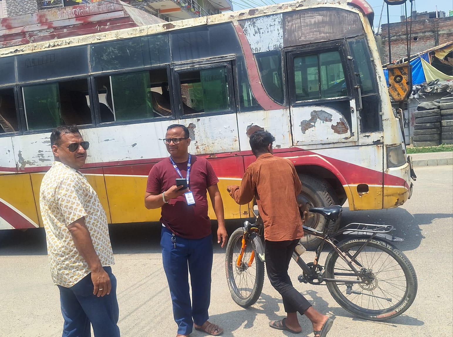 नयाँ बसपार्कबाट वेवारिसे सवारी हटाइँदै, पार्किङमा कडाई