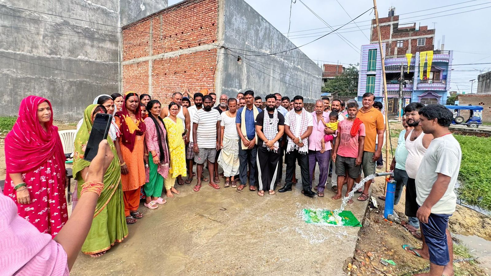 वीरगञ्जको गणेश टोलमा मन्त्री यादवको पहलमा डीप बोरिङ जडान