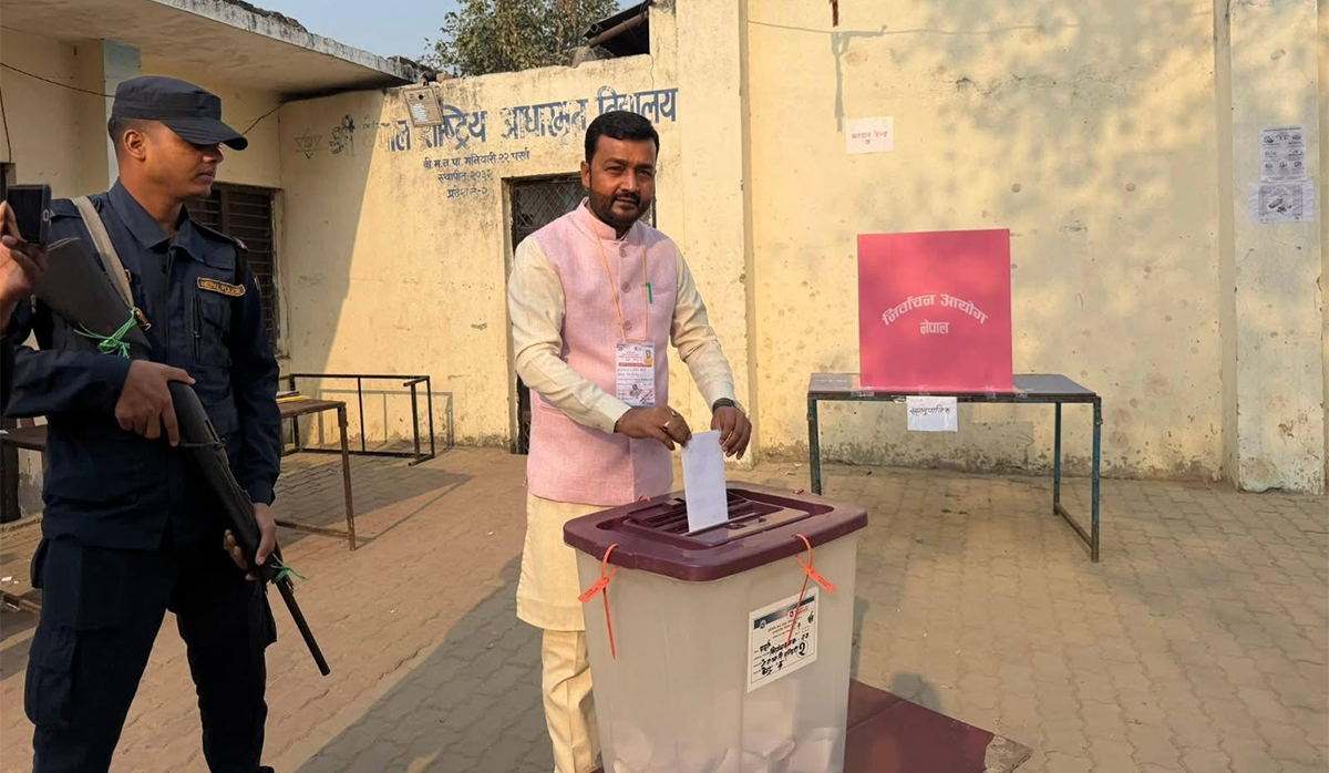 पर्सा–१ का उमेदवार प्रदीप यादवले गरे मतदान