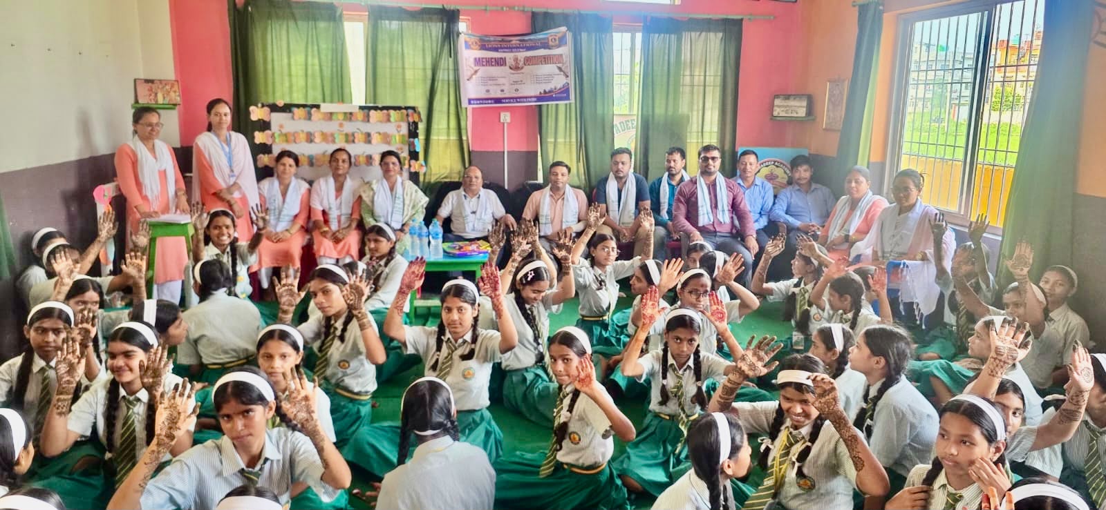 विद्यार्थीहरूको सिर्जनशीलता प्रवर्द्धन गर्न लायन्स क्लबद्वारा मेहन्दी प्रतियोगिता